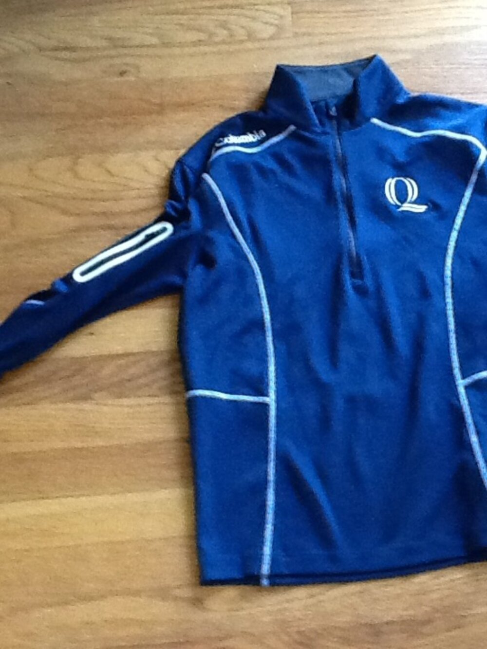 Columbia/Quinnipiac Performance Fitness Top